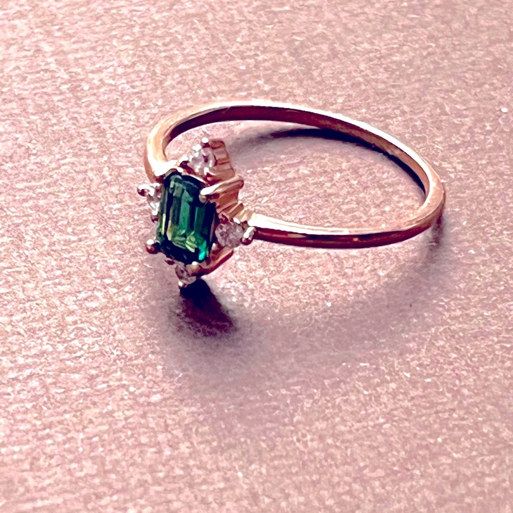 Emerald Rose Gold Minimalist Design Ring